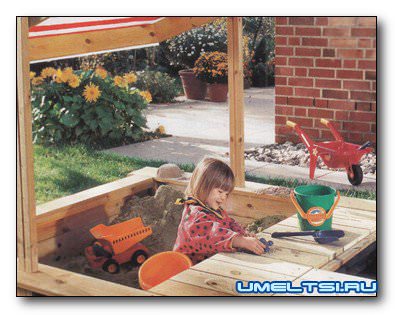 Песочница своими руками с крышкой и резервуаром для воды