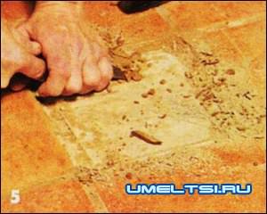 Замена треснувшей плитки Замена треснувшей плитки