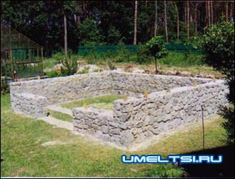 Беседка из дерева и камня Беседка из дерева и камня