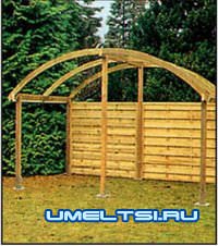 Деревянный навес с поликарбонатной крышей