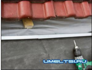 монтаж водоотводящего желоба