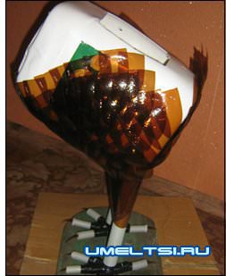 прикручиваем перья к бокам и животу