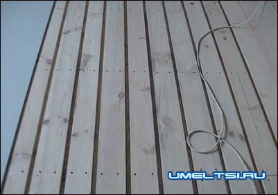 Уложили проструганые доски Уложили проструганые доски