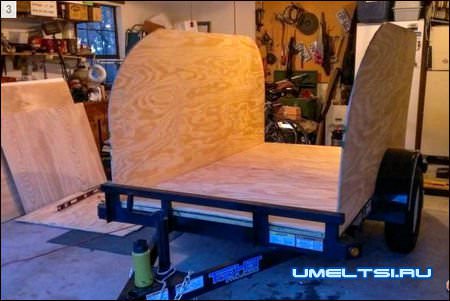 Вырезали две боковых стенки из влагостойкой фанеры