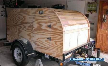 Навесили двери