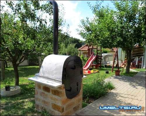 Устанавливаем печь на основание