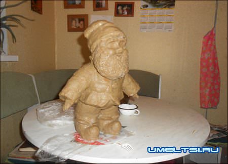 Гном из пластиковых бутылок своими руками