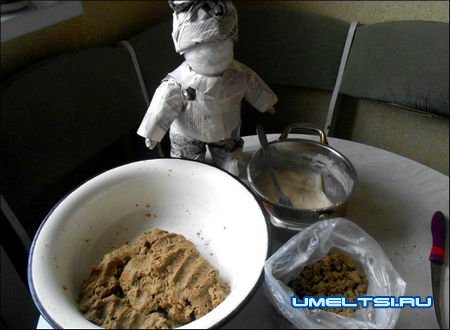 Гном из пластиковых бутылок своими руками