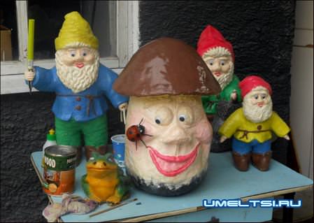 Гном из пластиковых бутылок своими руками