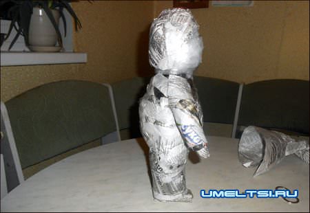 Гном из пластиковых бутылок своими руками