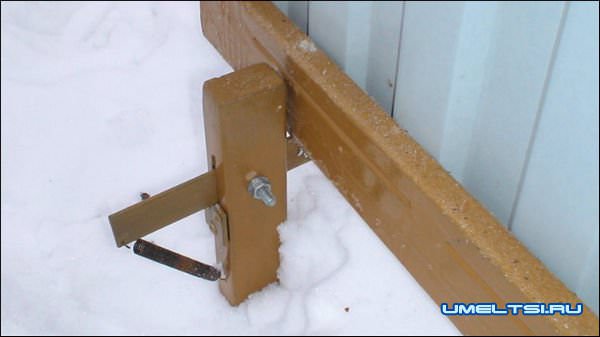 Стопор для распашных ворот