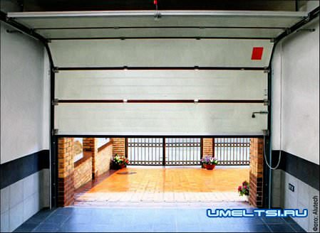 Автомобиль на даче