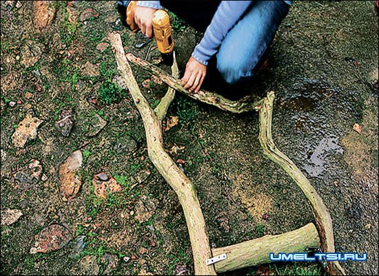 Садовая скамейка из веток Садовая скамейка из веток