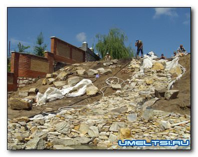 Если участок возле оврага