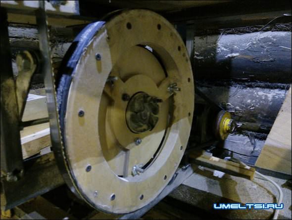 Ленточнопильный станок по дереву