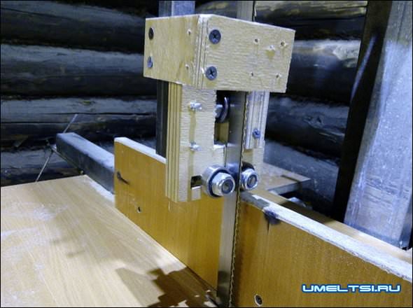 Ленточнопильный станок по дереву