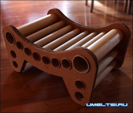 Прочный стул из картона