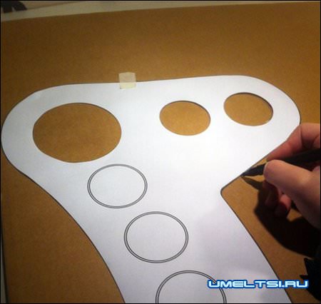 Прочный стул из картона