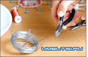 Снежинки из бисера и бусин