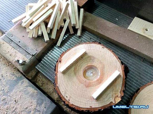 Напольный светодиодный светильник из бревна Напольный светодиодный светильник из бревна