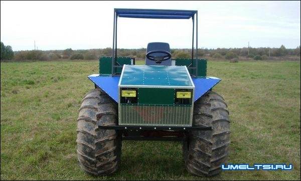 Полноприводной вездеход с ломающейся рамой Полноприводной вездеход с ломающейся рамой