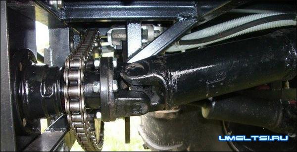 Полноприводной вездеход с ломающейся рамой Полноприводной вездеход с ломающейся рамой