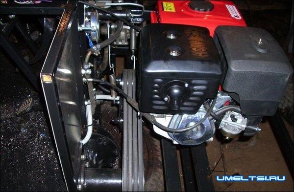 Полноприводной вездеход с ломающейся рамой Полноприводной вездеход с ломающейся рамой