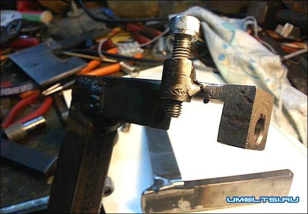 Рабочая площадка шлифовального станка Рабочая площадка шлифовального станка