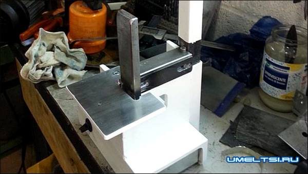 Рабочая площадка шлифовального станка Рабочая площадка шлифовального станка