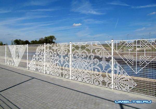 забор пиксель-арт