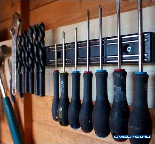 на магнитной панели на магнитной панели