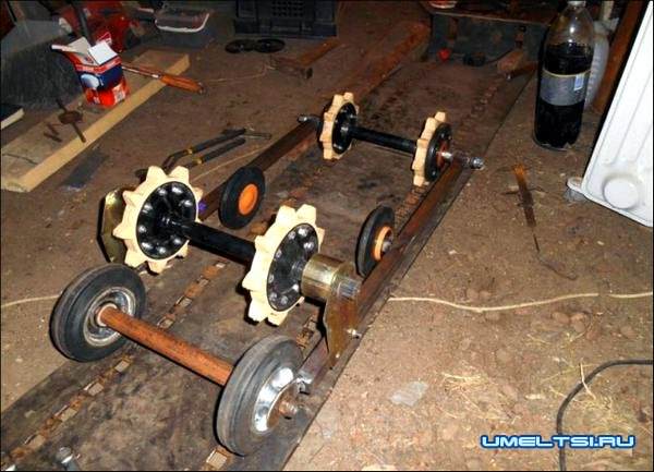 собираем гусеницы собираем гусеницы