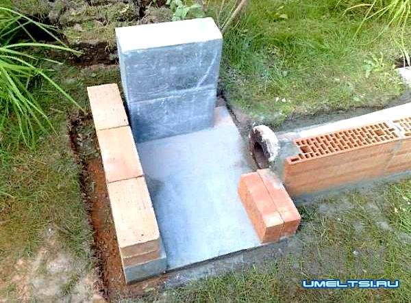 Кирпичная барбекю–коптильня своими руками