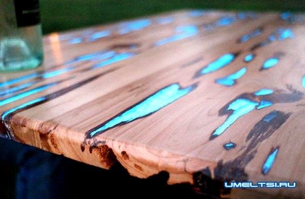 Стол из эпоксидной смолы