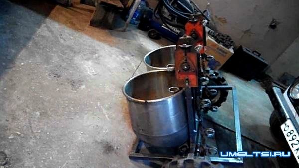 картофелесажалка двухрядная -процесс сборки