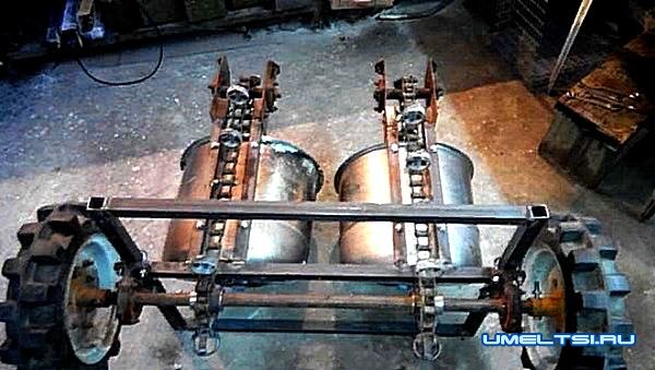 картофелесажалка двухрядная -процесс сборки