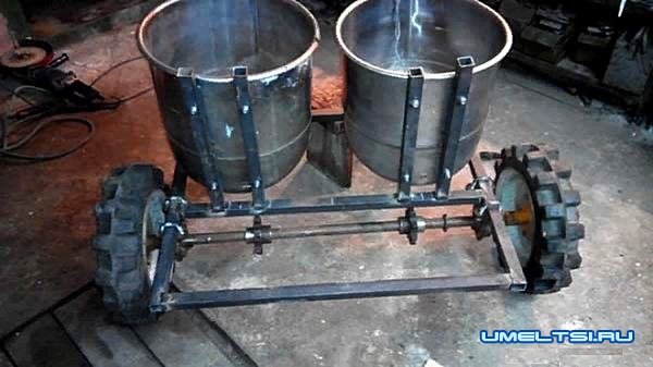 картофелесажалка двухрядная -процесс сборки