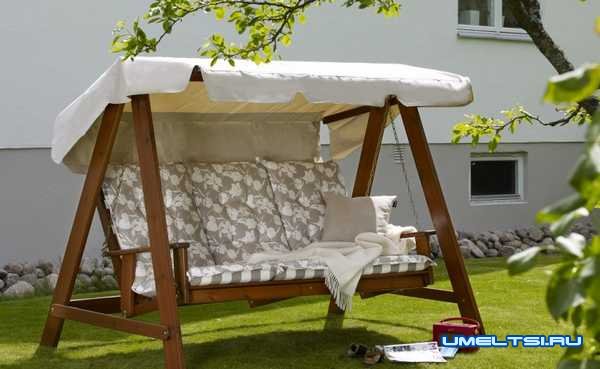 Примеры: уличные качели для дачи