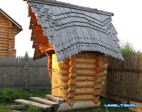туалет из дерева
