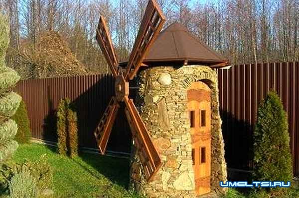 Туалет из кирпича, камня