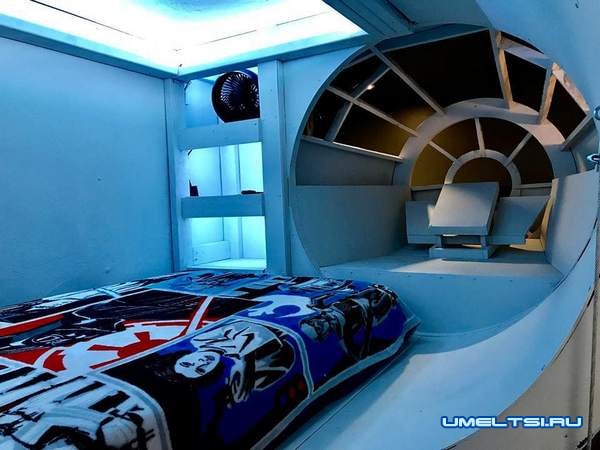 Кровать в виде космического корабля-фото