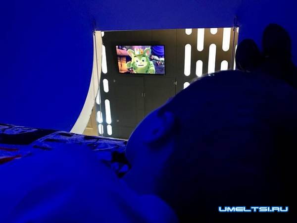 Кровать в виде космического корабля-фото