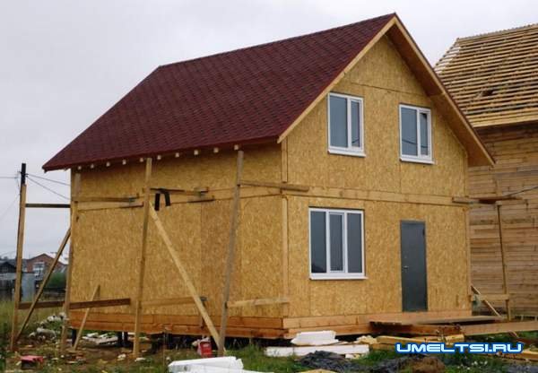 Небольшой домик из СИП-панелей