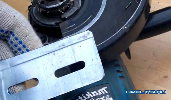 Как открутить гайку на болгарке - ход работ Как открутить гайку на болгарке - ход работ