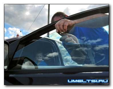 Тонировка автомобильных стекол своими руками Тонировка автомобильных стекол своими руками