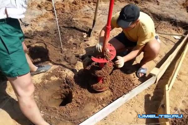 Бурение скважин ручным буром Бурение скважин ручным буром