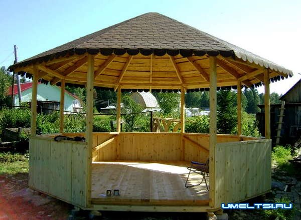 Строительство восьмиугольной деревянной беседки