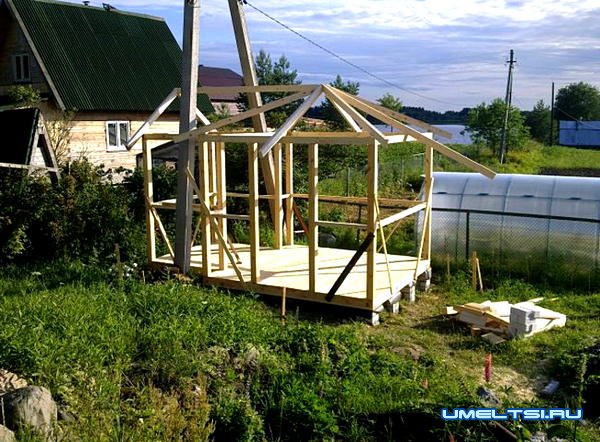 Как построить деревянную беседку
