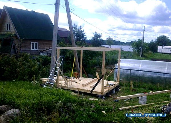 Как построить деревянную беседку