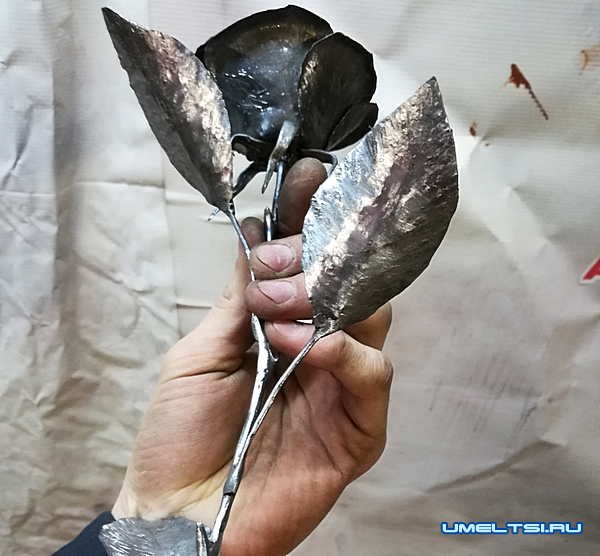 Роза из металла